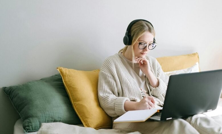 building a profitable online venture