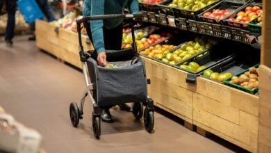 customer support available now